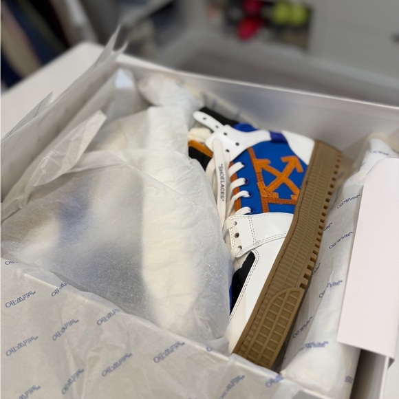 Off-White 3.0 Off-Court Sneakers in Blue and White NEW main image 9